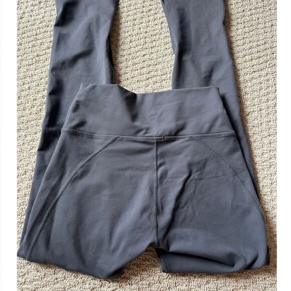 Fabletics grey high waisted leggings - Picture 4 of 4